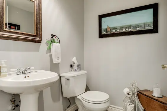 Powder Room  - 1562 Bowser Avenue, North Vancouver  