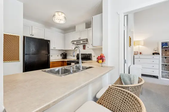 404 183 West 23rd Street, North Vancouver For Sale - image 9