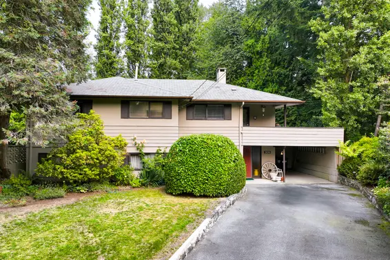 2830 Crestlynn Place, North Vancouver