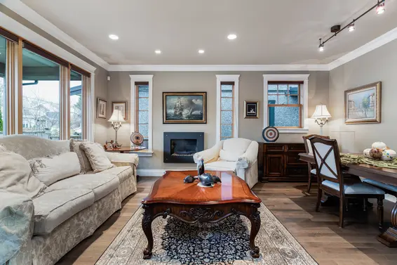 341 East 14th Street, North Vancouver For Sale - image 2