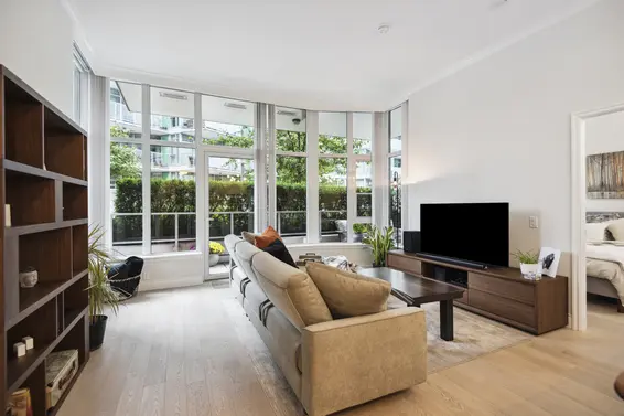 112 185 Victory Ship Way, North Vancouver For Sale - image 4