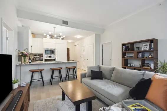 112 185 Victory Ship Way, North Vancouver For Sale - image 8