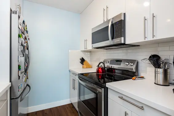 Kitchen 3 - 3309 Mountain Highway, North Vancouver  