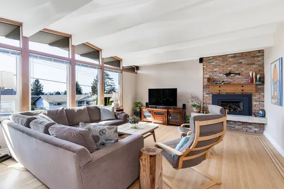408 West St James Road, North Vancouver For Sale - image 1