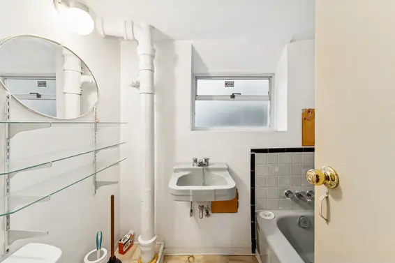 419 East 17th Street, North Vancouver For Sale - image 17