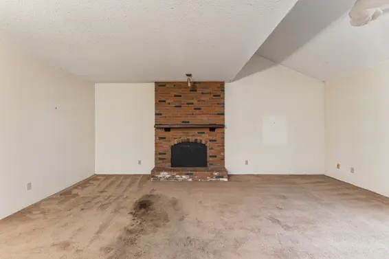 1494 Ross Road, North Vancouver For Sale - image 5