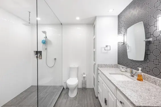 Master Ensuite 2 - 704-1500 Ostler Court, North Vancouver  