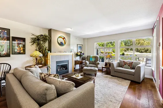 303 3750 Edgemont Boulevard, North Vancouver For Sale - image 3