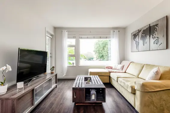 Living Room, 310-1677 Lloyd Avenue, North Vancouver  