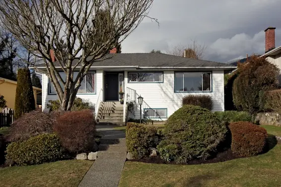 432 West 27th Street, North Vancouver