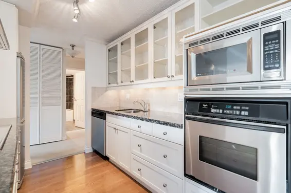 202 1341 Clyde Avenue, North Vancouver For Sale - image 5
