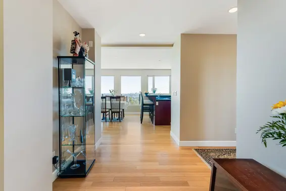 1070 Chamberlain Drive, North Vancouver For Sale - image 3