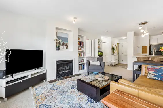 404 183 West 23rd Street, North Vancouver For Sale - image 4