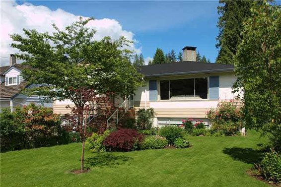 2792 Hoskins Road, North Vancouver