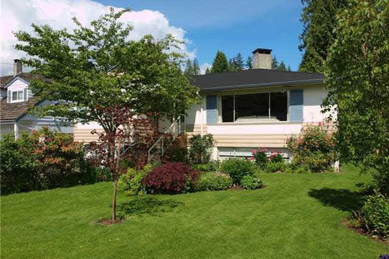 2792 Hoskins Road, North Vancouver