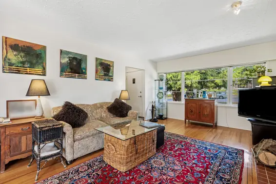 415 West 26th Street, North Vancouver For Sale - image 5