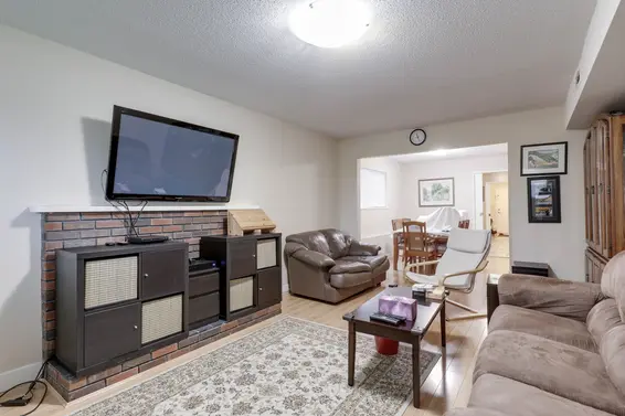Suite Living Room - 2730 Eastern Avenue, North Vancouver  