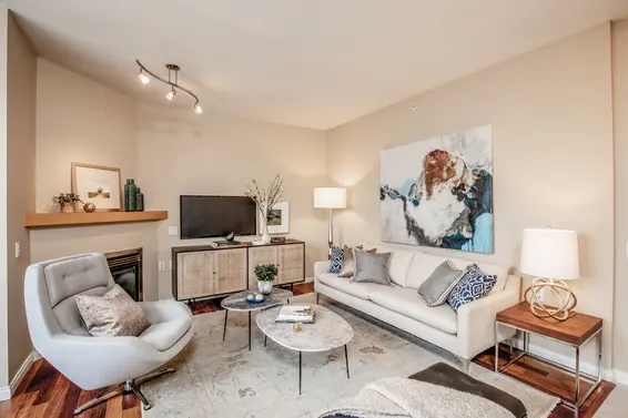 404 120 West 16th Street, North Vancouver For Sale - image 1