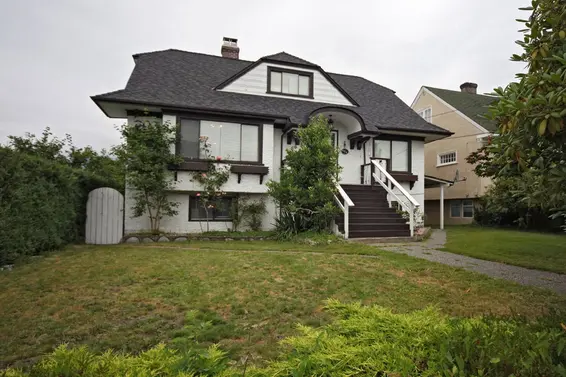 404 East 15th Street, North Vancouver