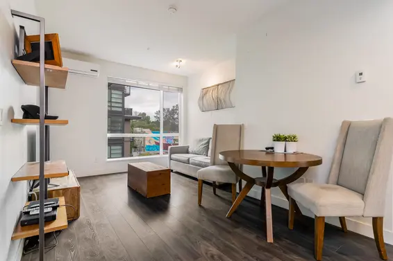 Dining - 421 723 3rd Street West, The Shore  