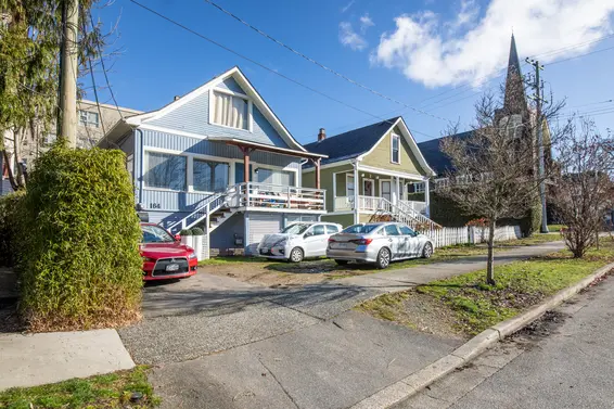 164 East 10th Street, North Vancouver For Sale - image 1