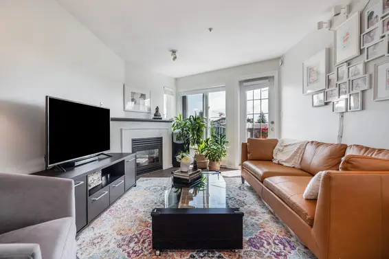 402 245 St. Davids Avenue, North Vancouver For Sale - image 2
