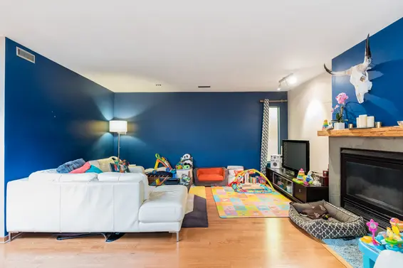 870 West 19th Street, North Vancouver For Sale - image 2