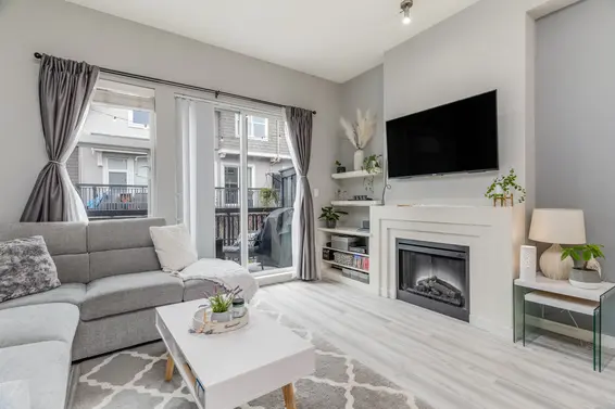 752 Orwell, Living Room  