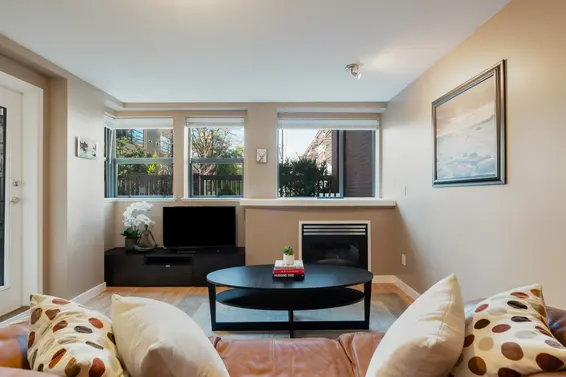 208 345 Lonsdale Avenue, North Vancouver For Sale - image 2