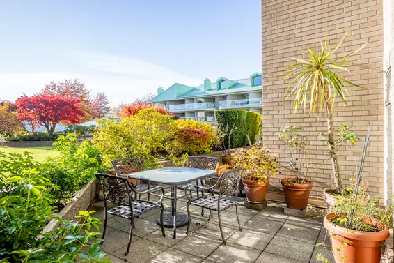 2105 33 Chesterfield Place, North Vancouver