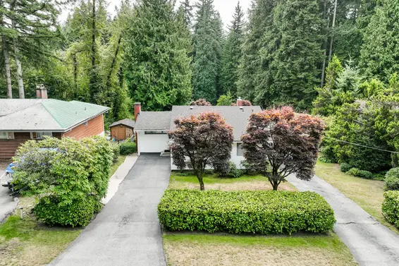 741 Wellington Drive, North Vancouver For Sale - image 3