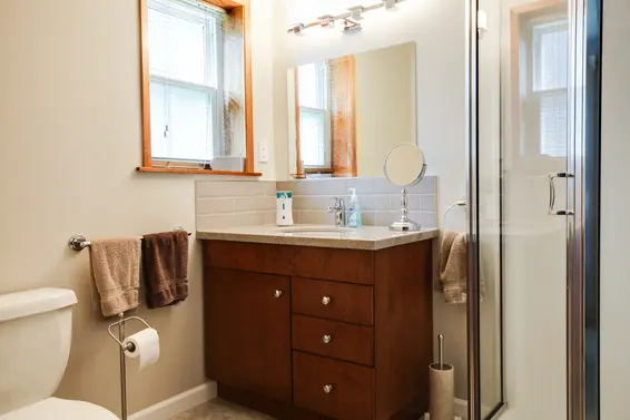 202 West 27th Street, North Vancouver For Sale - image 17