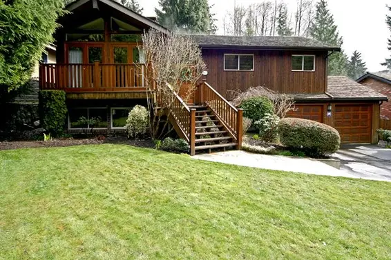 5222 Sarita Avenue, North Vancouver