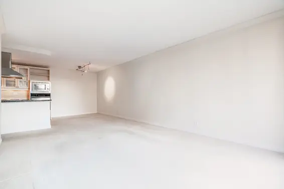 202 1341 Clyde Avenue, North Vancouver For Sale - image 12