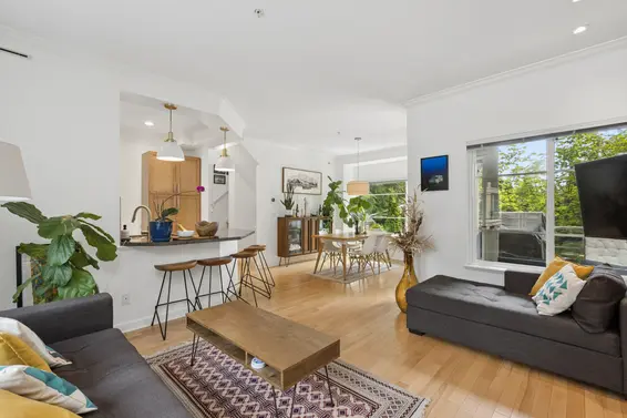 9 3175 Baird Road, North Vancouver
