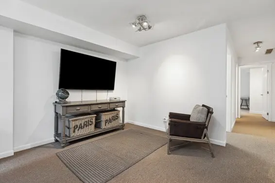 1585 Bowser Avenue, North Vancouver For Sale - image 21
