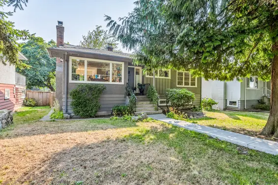 415 West 26th Street, North Vancouver