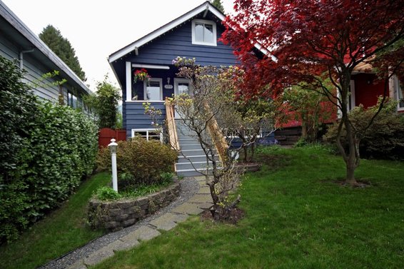352 West 26th Street, North Vancouver