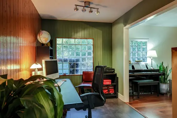 1072 Arborlynn Drive, North Vancouver For Sale - image 12