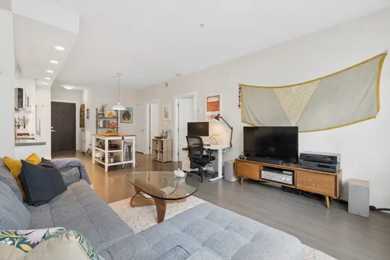 301 277 West 1st Street, North Vancouver For Sale - image 2