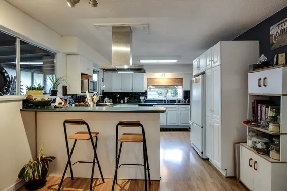 1072 Arborlynn Drive, North Vancouver For Sale - image 5