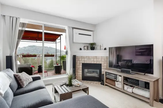 Living - 411-3629 Deercrest Drive, North Vancouver  
