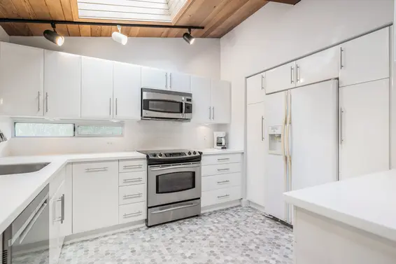 501 West St James Road, North Vancouver For Sale - image 15