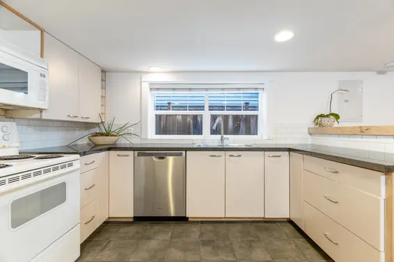 637 West 15th Street, North Vancouver For Sale - image 29