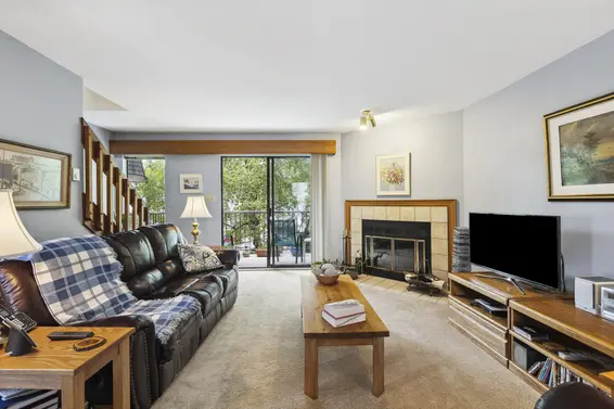 2 220 West 16th Street, North Vancouver For Sale - image 3