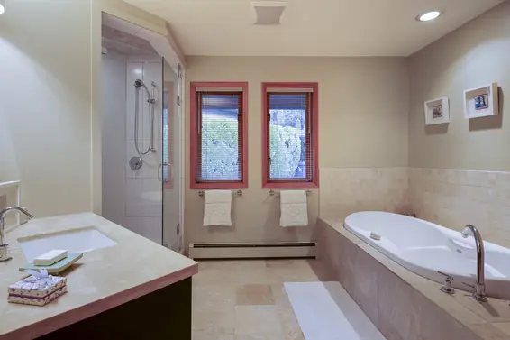 2022 Blairview Avenue, North Vancouver For Sale - image 25