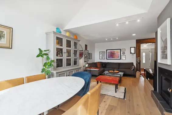 1585 Bowser Avenue, North Vancouver For Sale - image 6