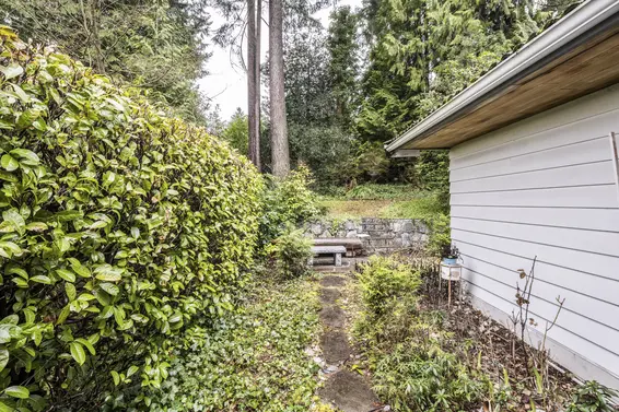 693 East Kings Road, North Vancouver For Sale - image 46