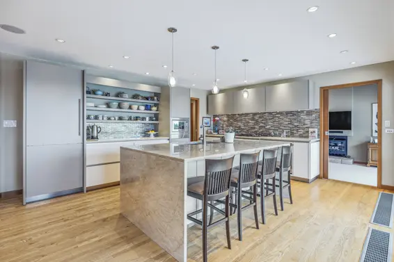 2022 Blairview Avenue, North Vancouver For Sale - image 12