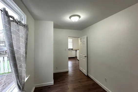 164 East 10th Street, North Vancouver For Sale - image 17